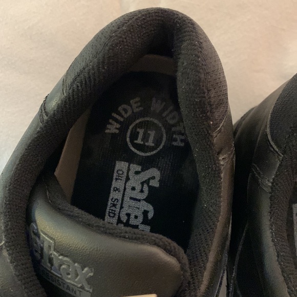 Safe Trax black work shoes size 11 NWT - Picture 8 of 8